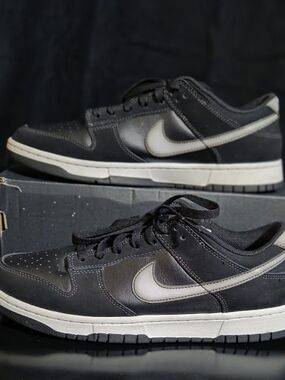 Nike Men’s Dunk Black and White Low-Top Sneakers Airbruah Swoosh